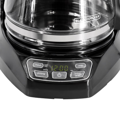 Cafetière programmable Black and Decker 12 tasses avec technologie Vortex, noire